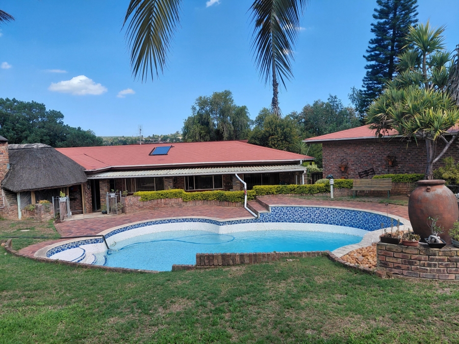 5 Bedroom Property for Sale in Vanes Estate Eastern Cape